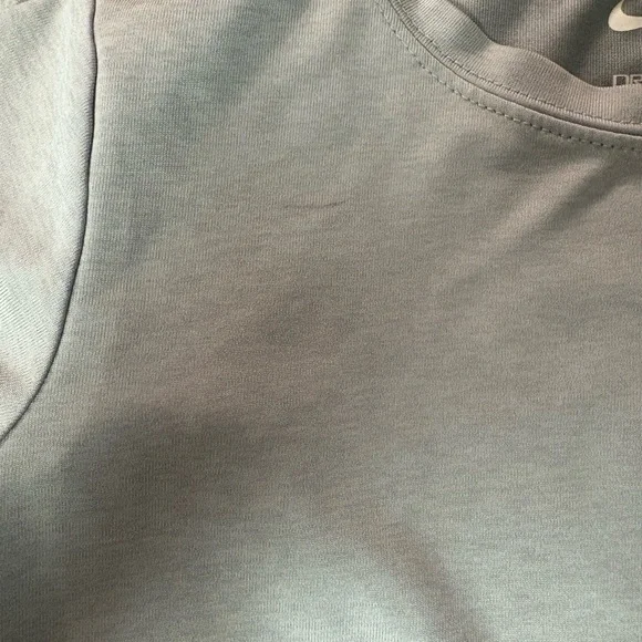 Bundle of 4 little boys size 4-5 short sleeve t-shirts. - Picture 6 of 16